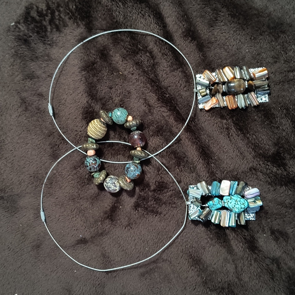 Bundle Of Two Necklaces With Bracelet